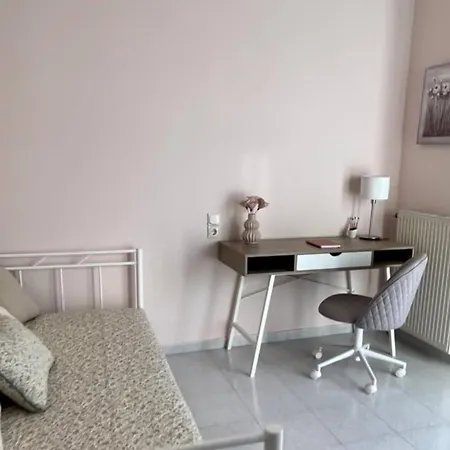 Zeus Apartment