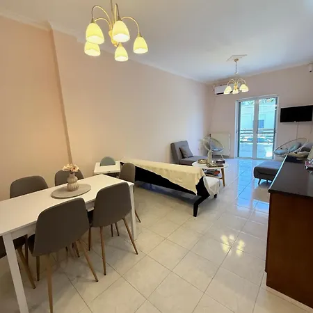 Zeus Apartment *